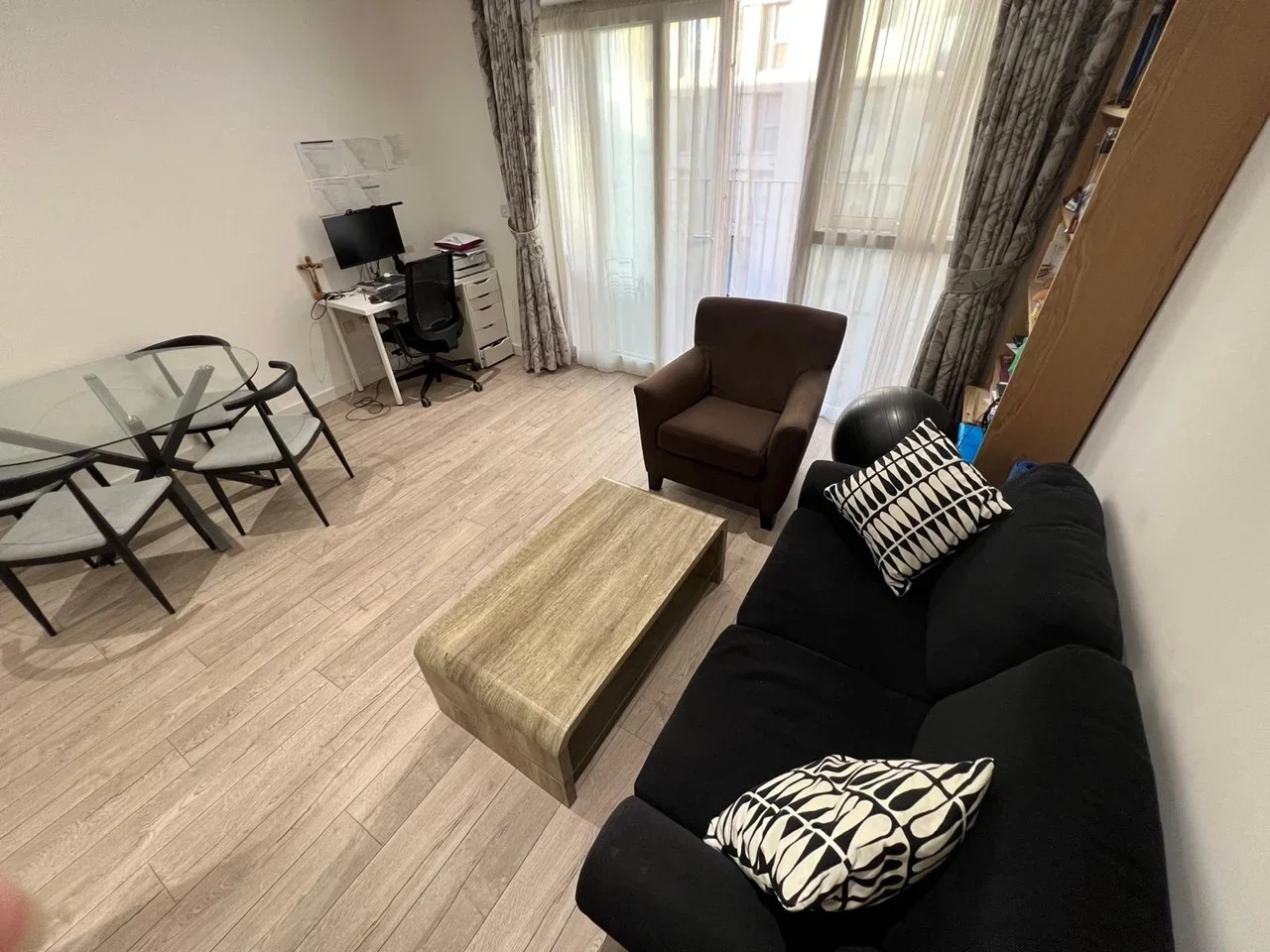 Flat Perryfield Way in Greater London