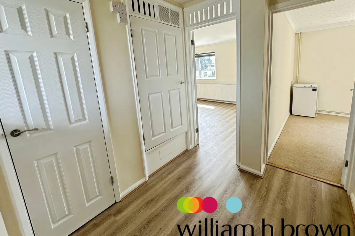 Flat Lancaster Way in Braintree