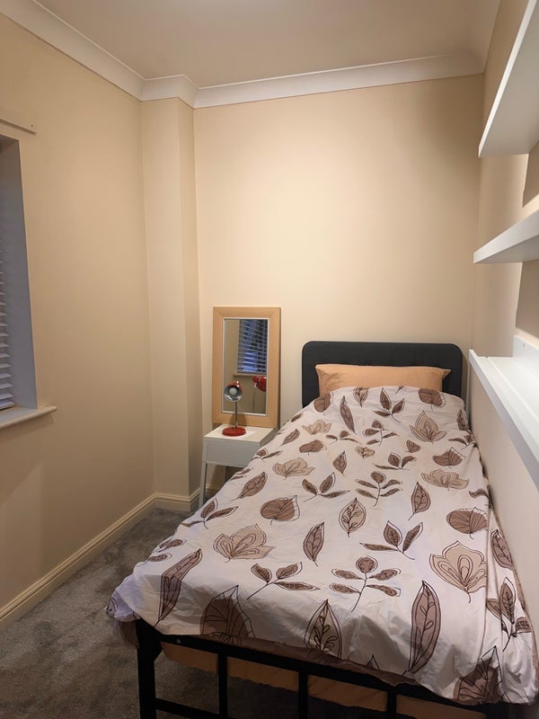 Room Oransay Road in Greater London