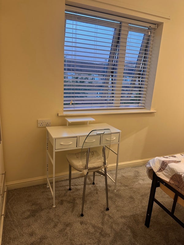 Room Oransay Road in Greater London