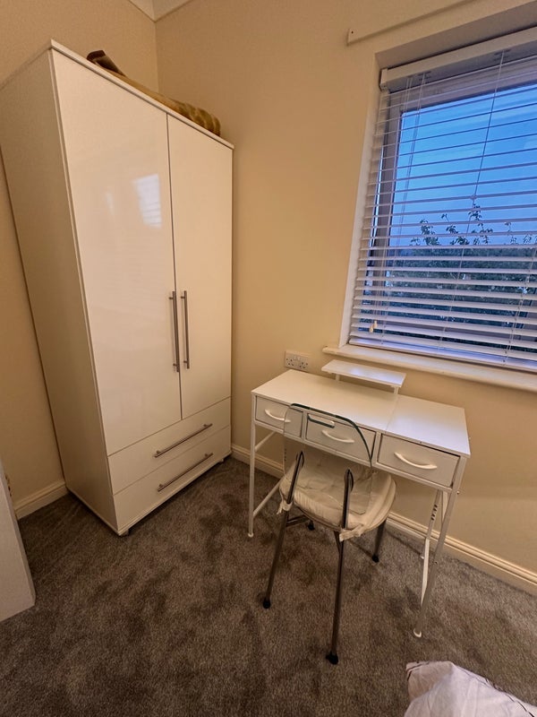 Room Oransay Road in Greater London