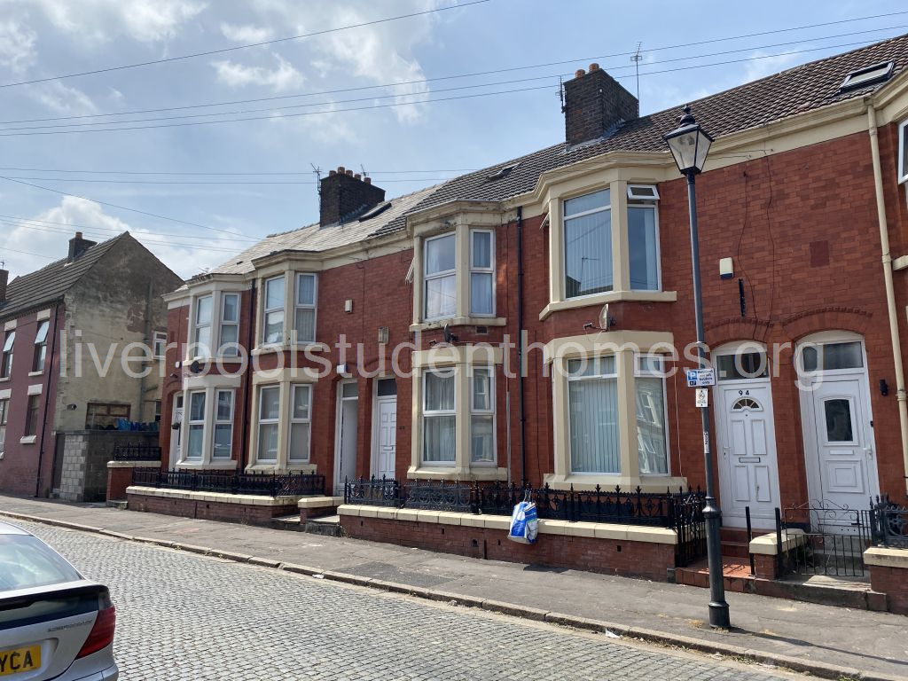 Flat Shaw Street in Liverpool