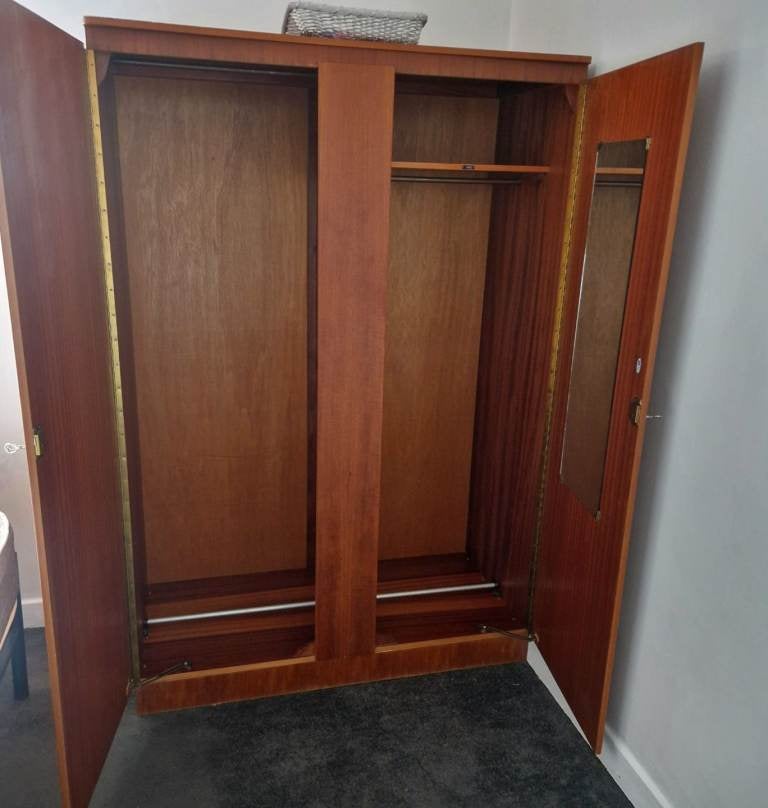 Room Maryknowe Road in Carfin