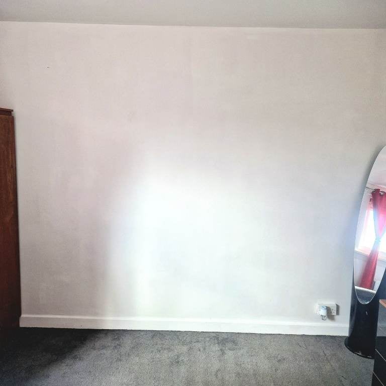 Room Maryknowe Road in Carfin