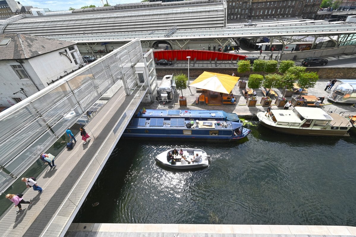 Flat Canalside Walk in London