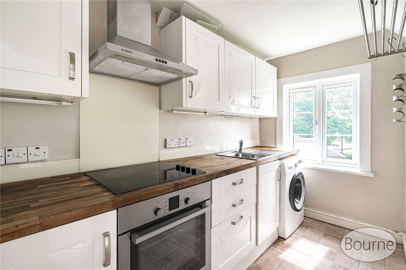 Flat Pembroke Gardens in Woking