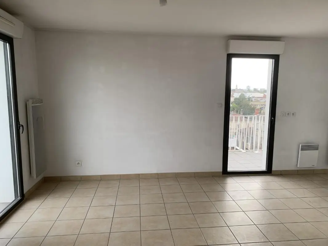 Flat Avenue Émile Counord in Bordeaux