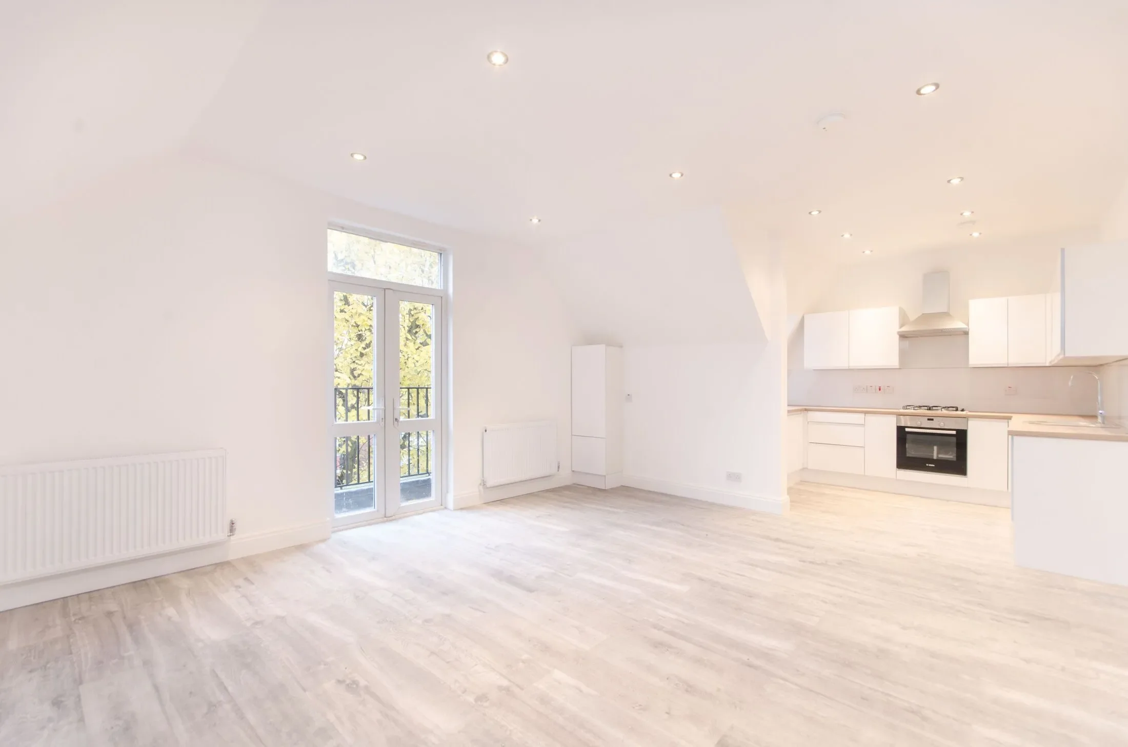 Flat Park Avenue in Greater London