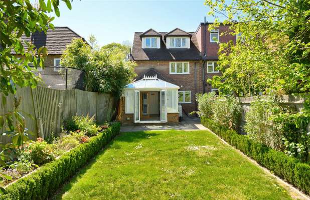House Locke King Road in Elmbridge