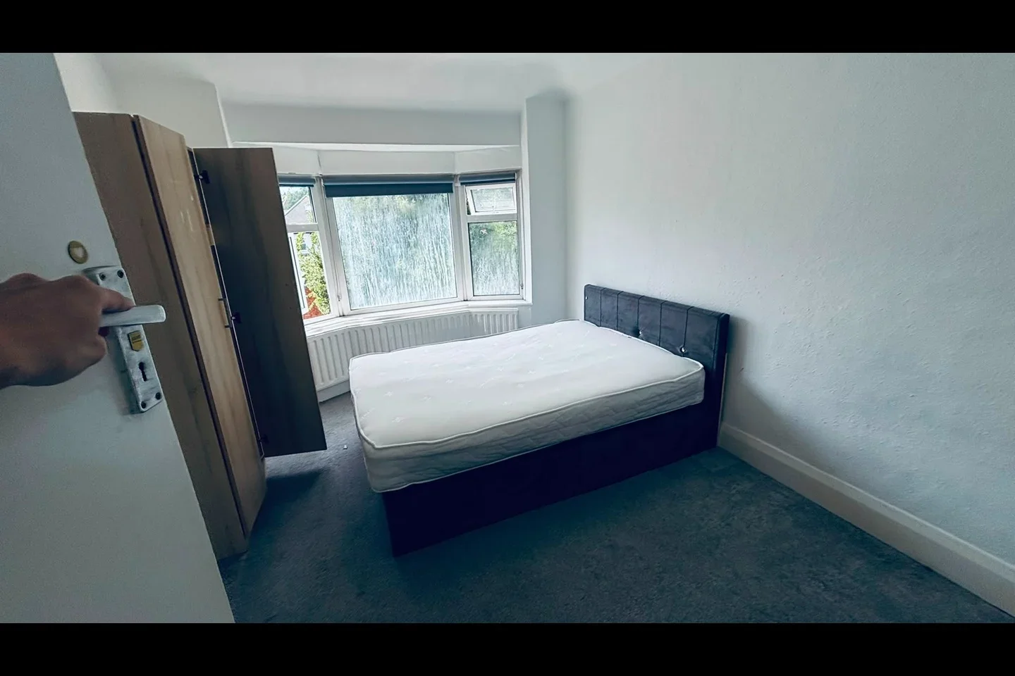 Room Hendale Avenue in Greater London