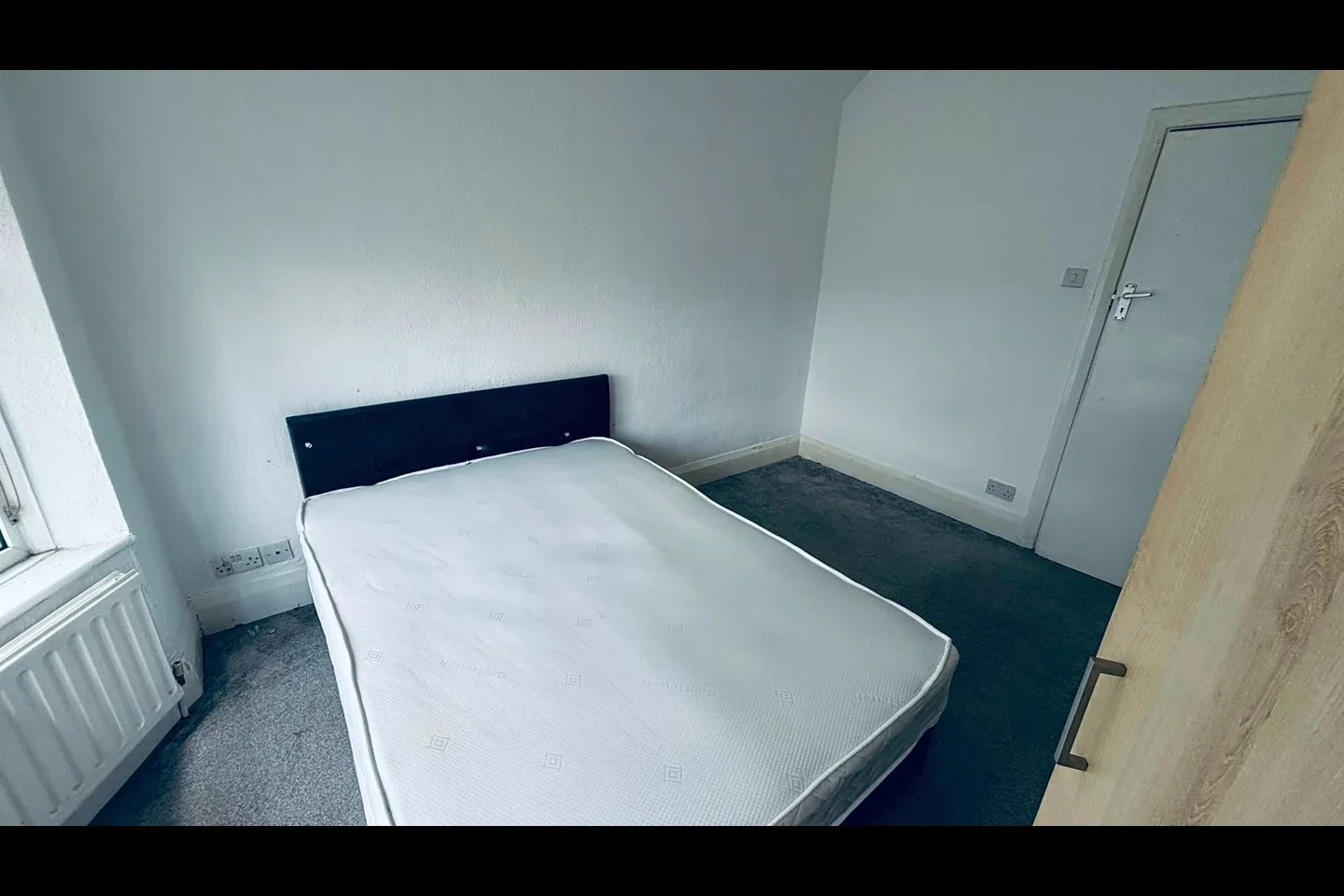 Room Hendale Avenue in Greater London