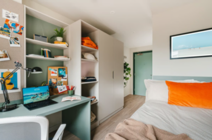 Room Piccadilly Street in Glasgow