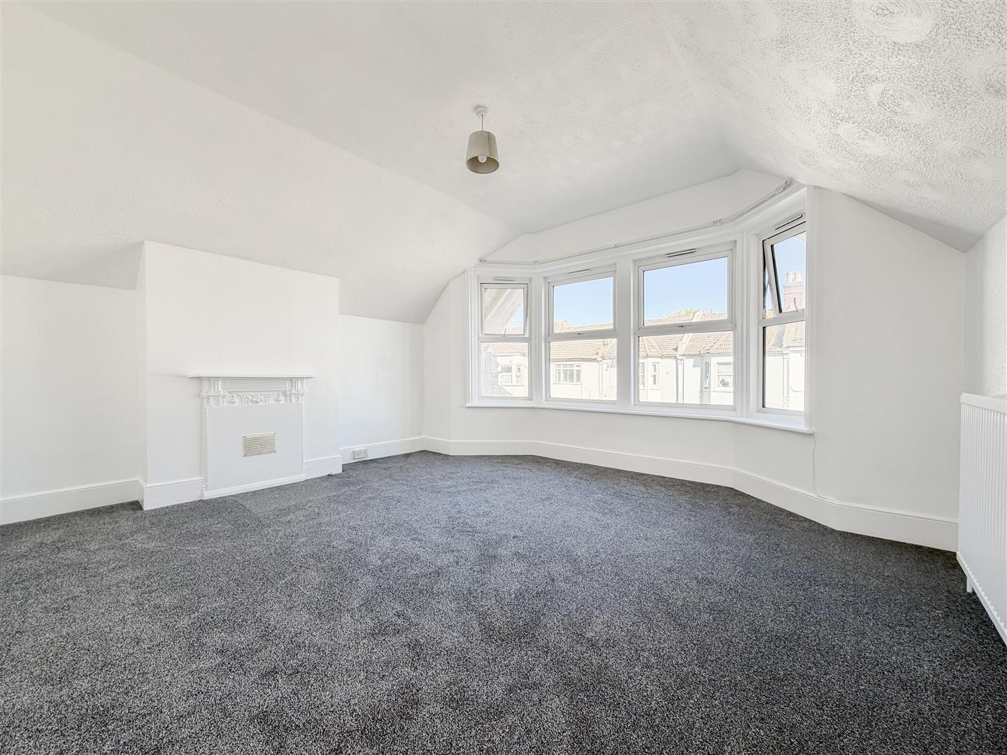 Flat London Road in Rother