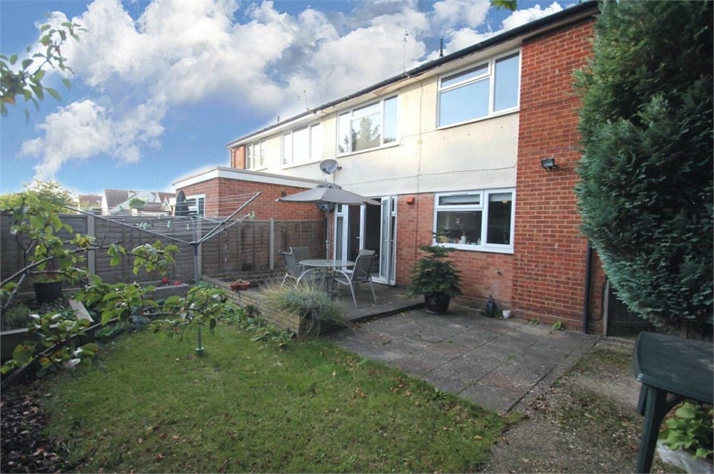 Flat Deena Close in Slough