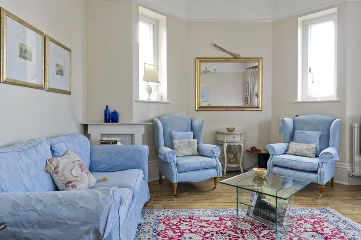 Flat Warwick Road in Greater London
