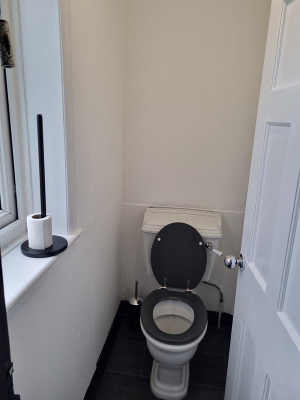 Room Nuthurst Road in Manchester