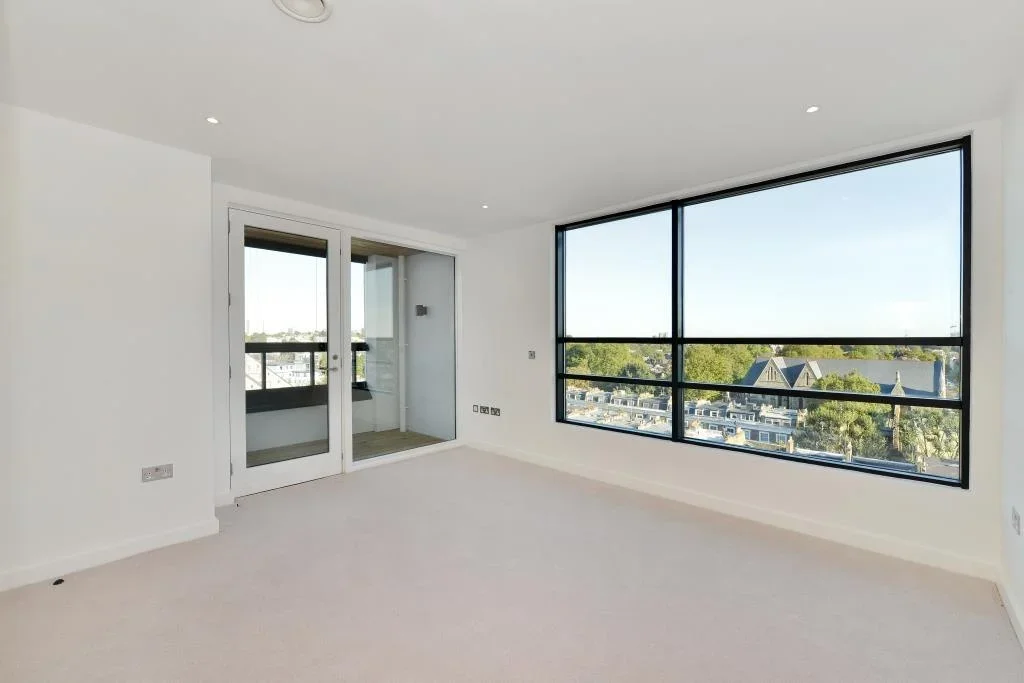 Flat Holland Park Avenue in Greater London