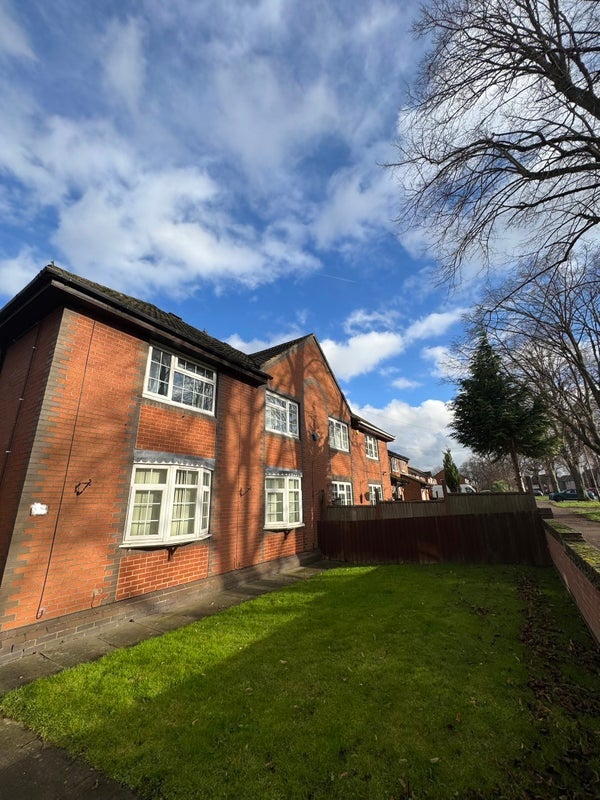 Room Hallam Crescent East in Leicester