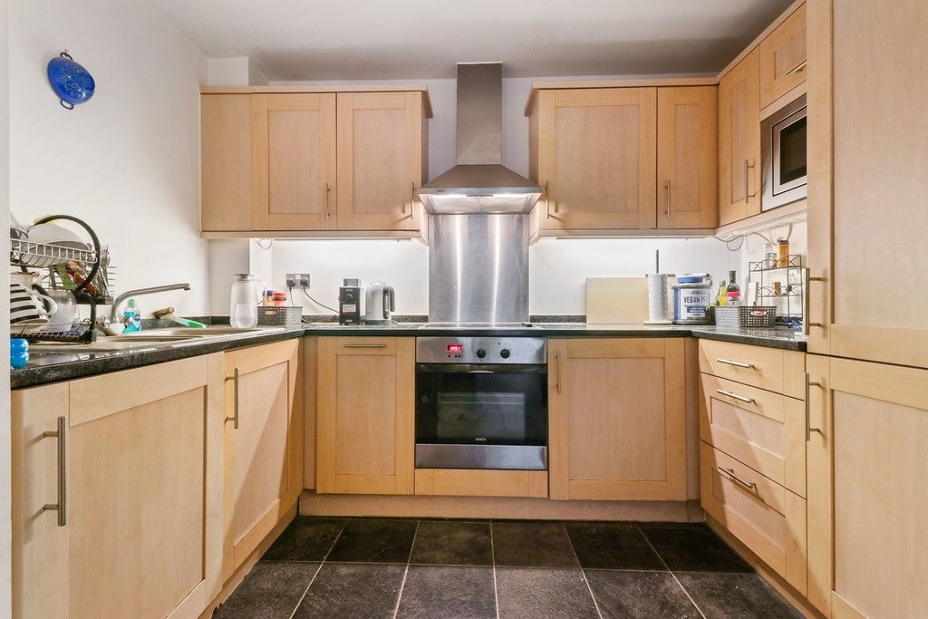 Flat Great Dover Street in Greater London