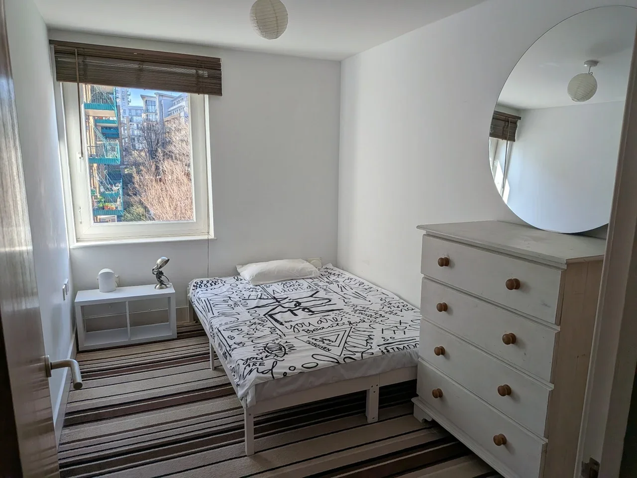 Room Watts Grove in Greater London