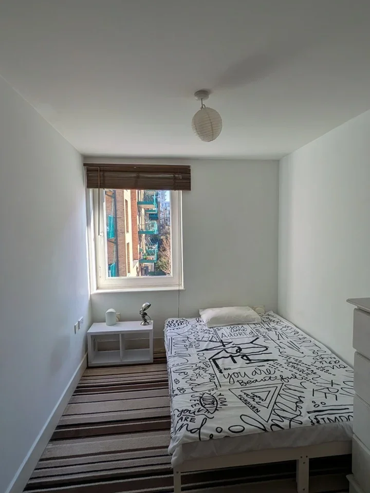 Room Watts Grove in Greater London