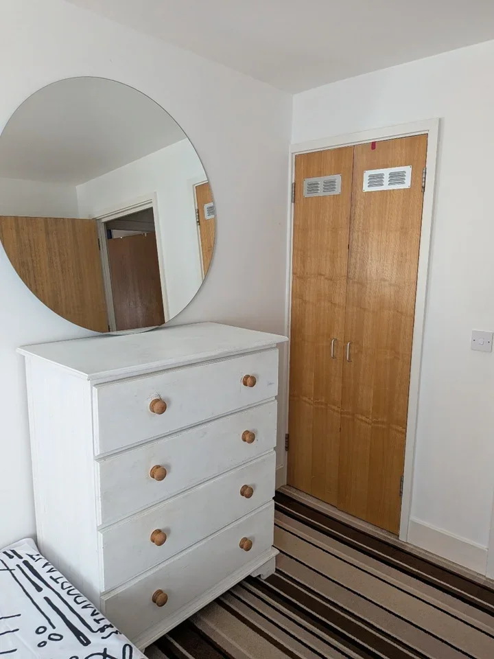 Room Watts Grove in Greater London
