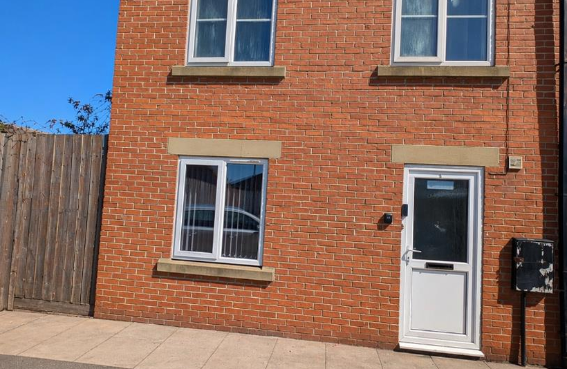 Room Langton Close in Sunderland