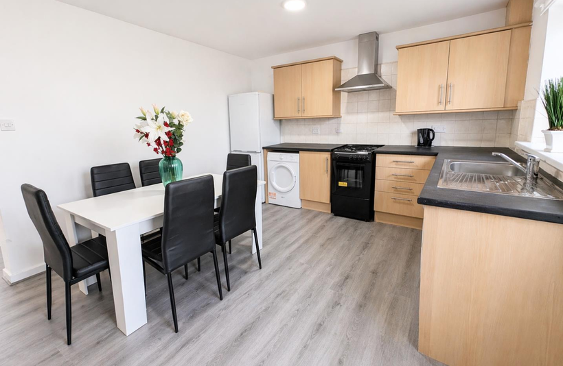 Room Langton Close in Sunderland