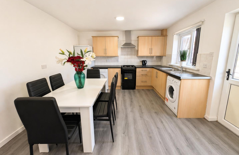 Room Langton Close in Sunderland