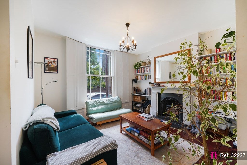 Flat Grosvenor Terrace in Greater London