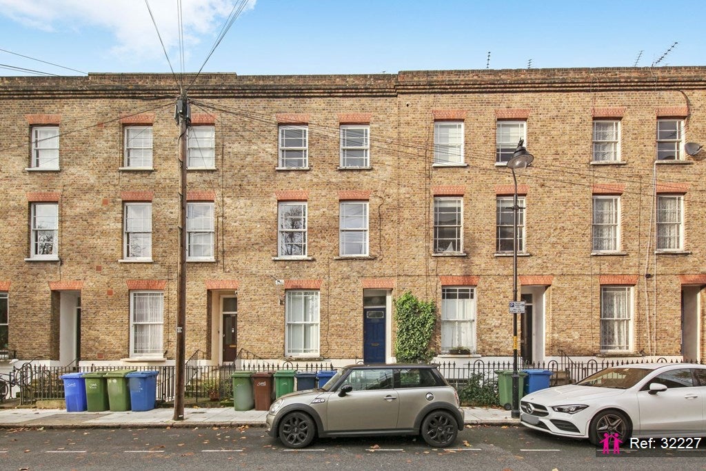Flat Grosvenor Terrace in Greater London