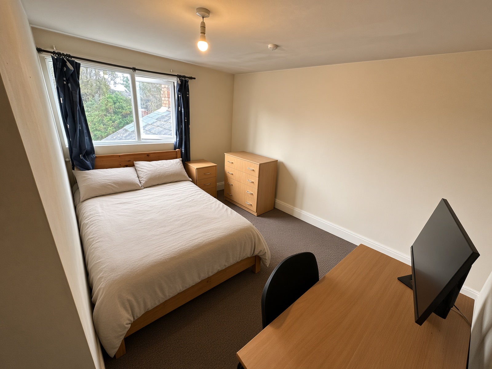 Room Teignmouth Road in Birmingham