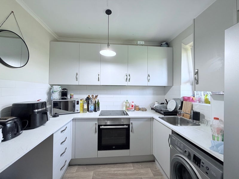 Room Lilford Road in Greater London