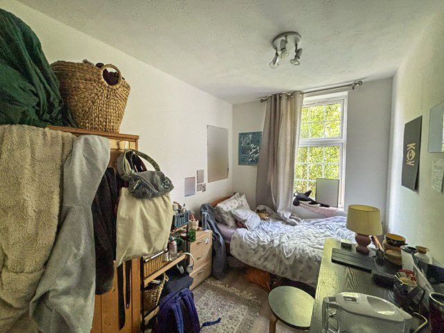 Room Victoria Street in Borough of Runnymede