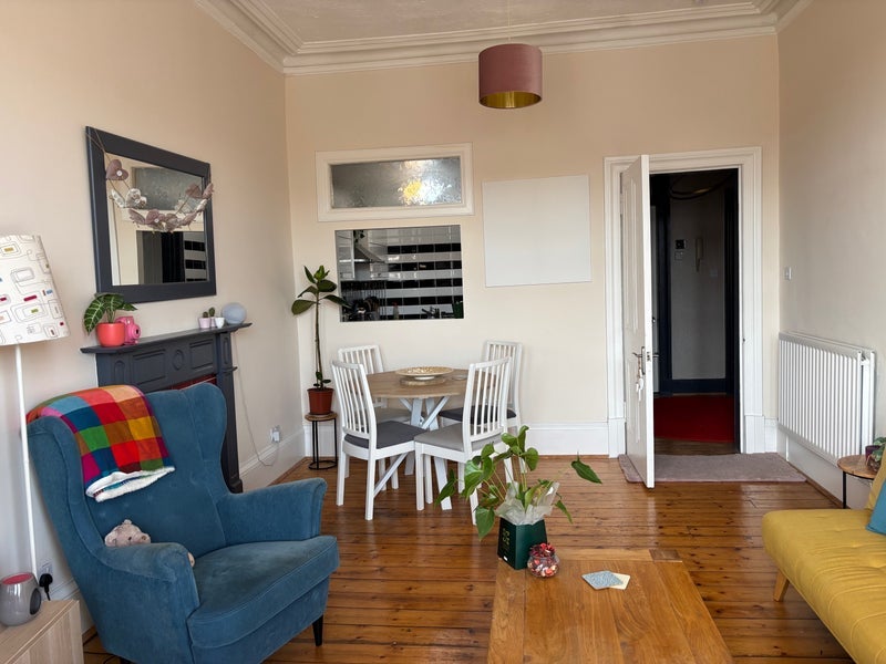 Room Broompark Drive in Glasgow