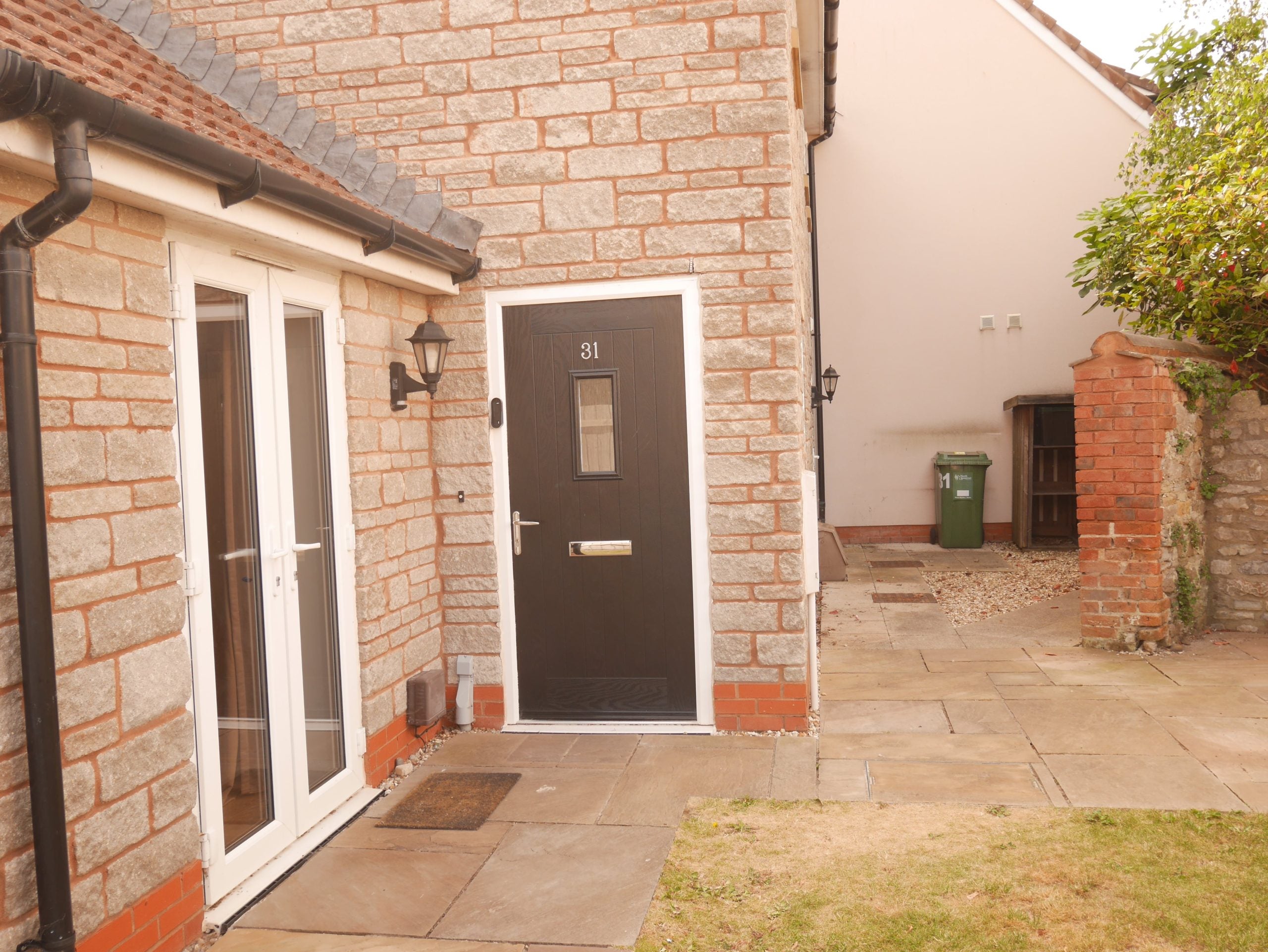 House Farm Close in Westbury