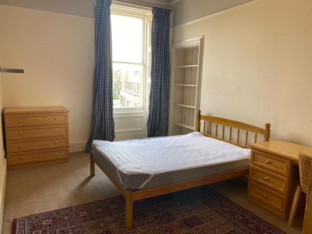 Room New Mart Road in City of Edinburgh