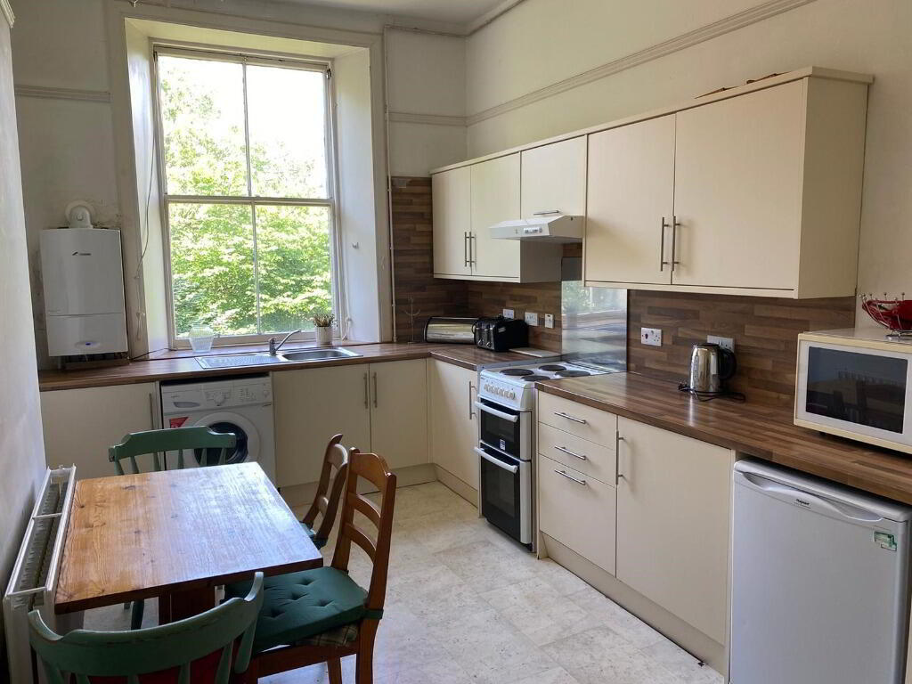 Room New Mart Road in City of Edinburgh