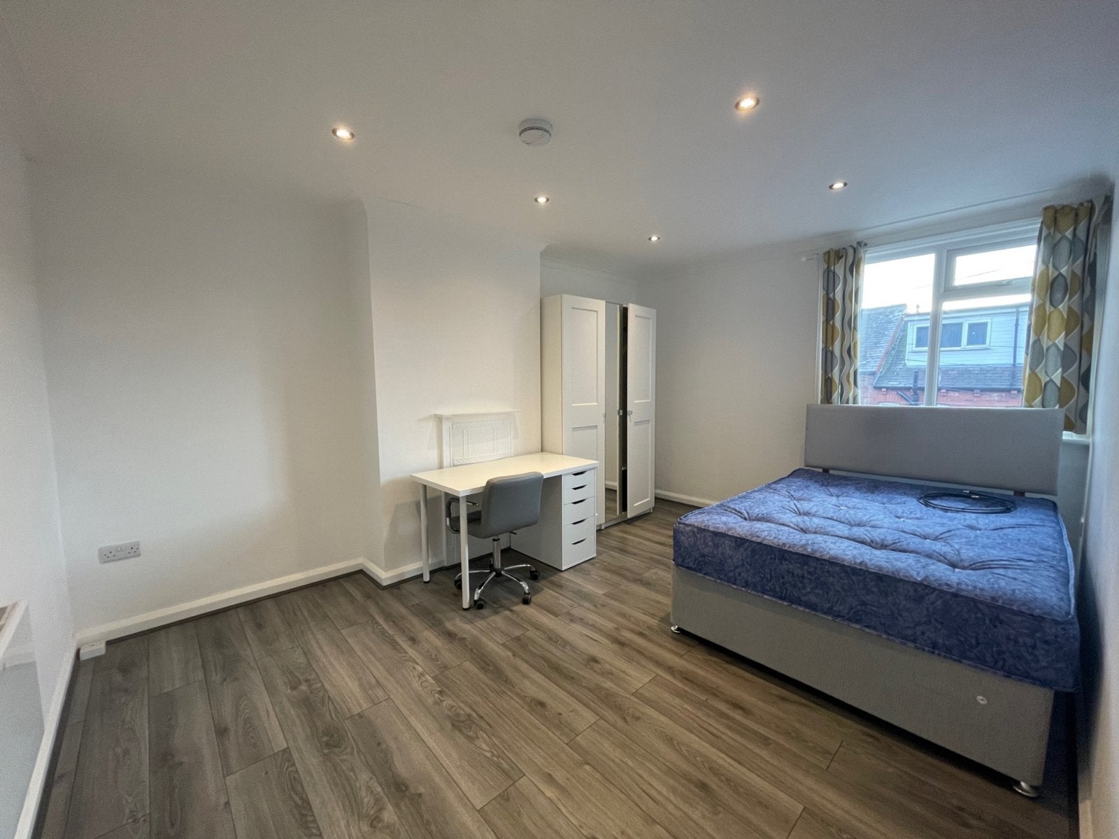 Flat Back Manor Terrace in Leeds