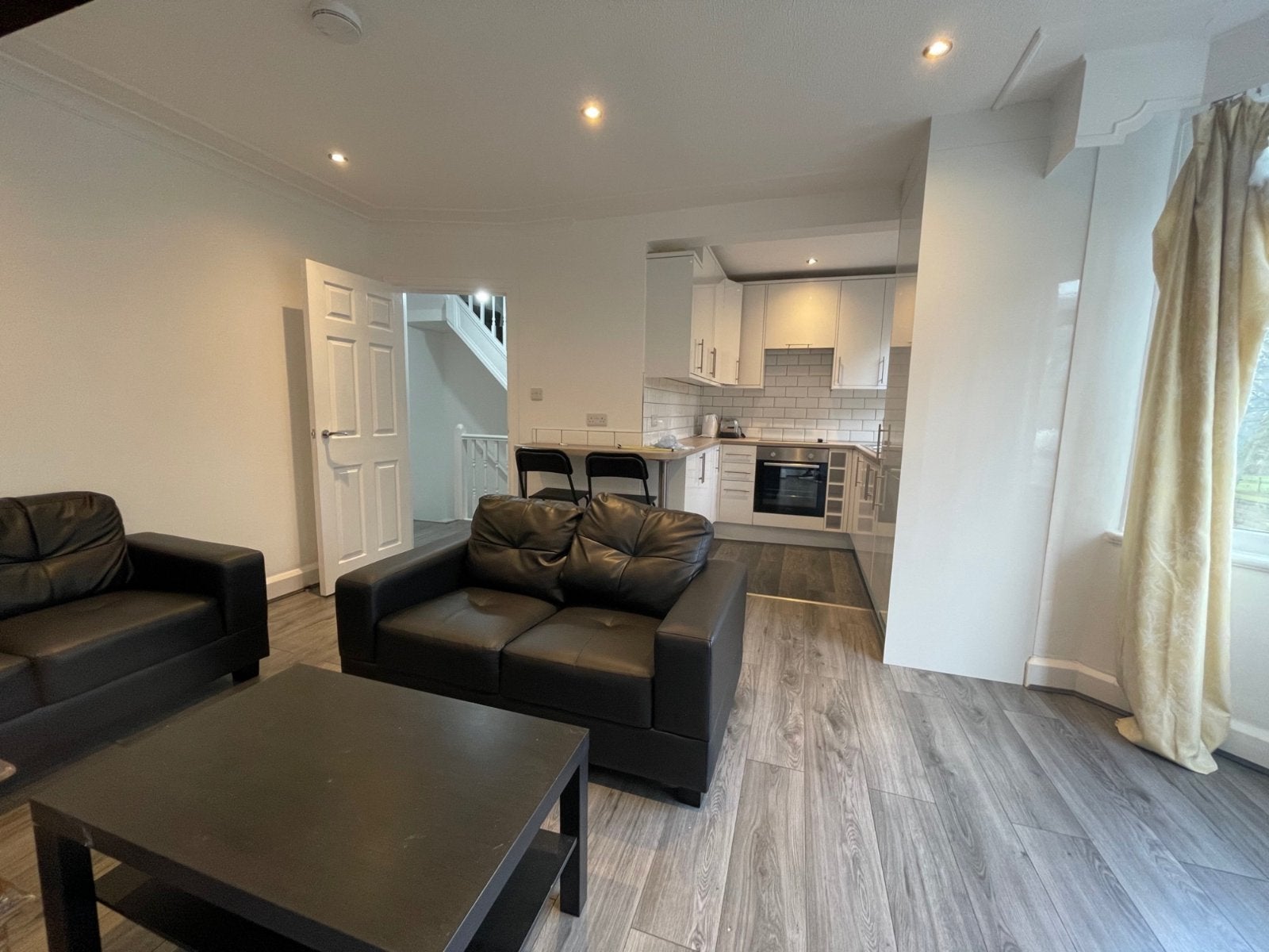 Flat Back Manor Terrace in Leeds