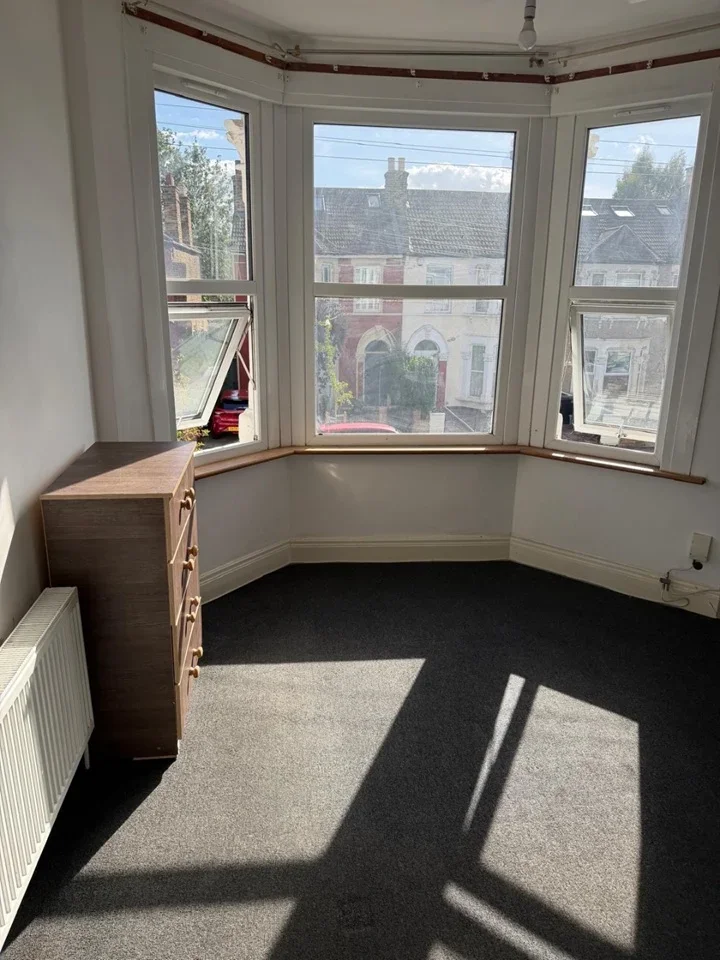 Room Arngask Road in Greater London