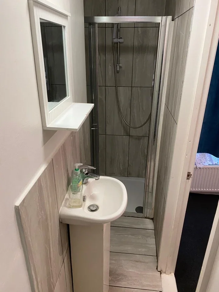 Room Arngask Road in Greater London