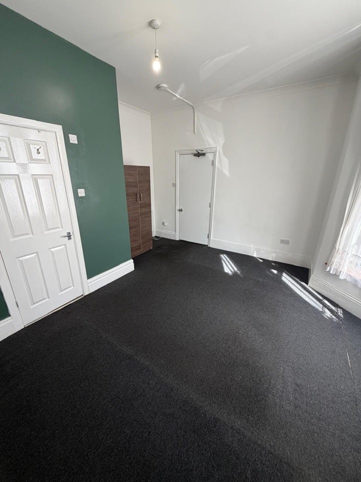 Room Arngask Road in Greater London