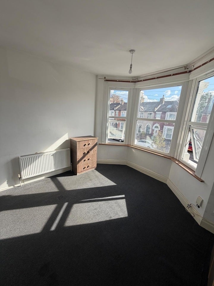 Room Arngask Road in Greater London