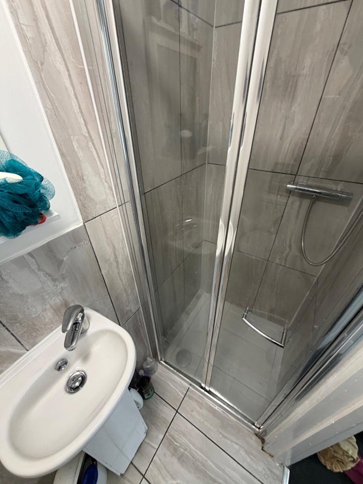 Room Arngask Road in Greater London