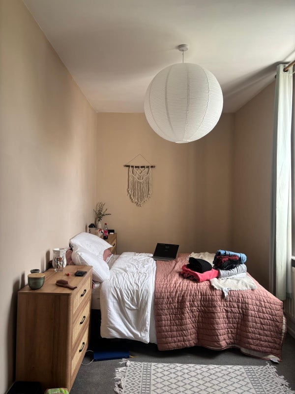 Room Florence Avenue in Gateshead
