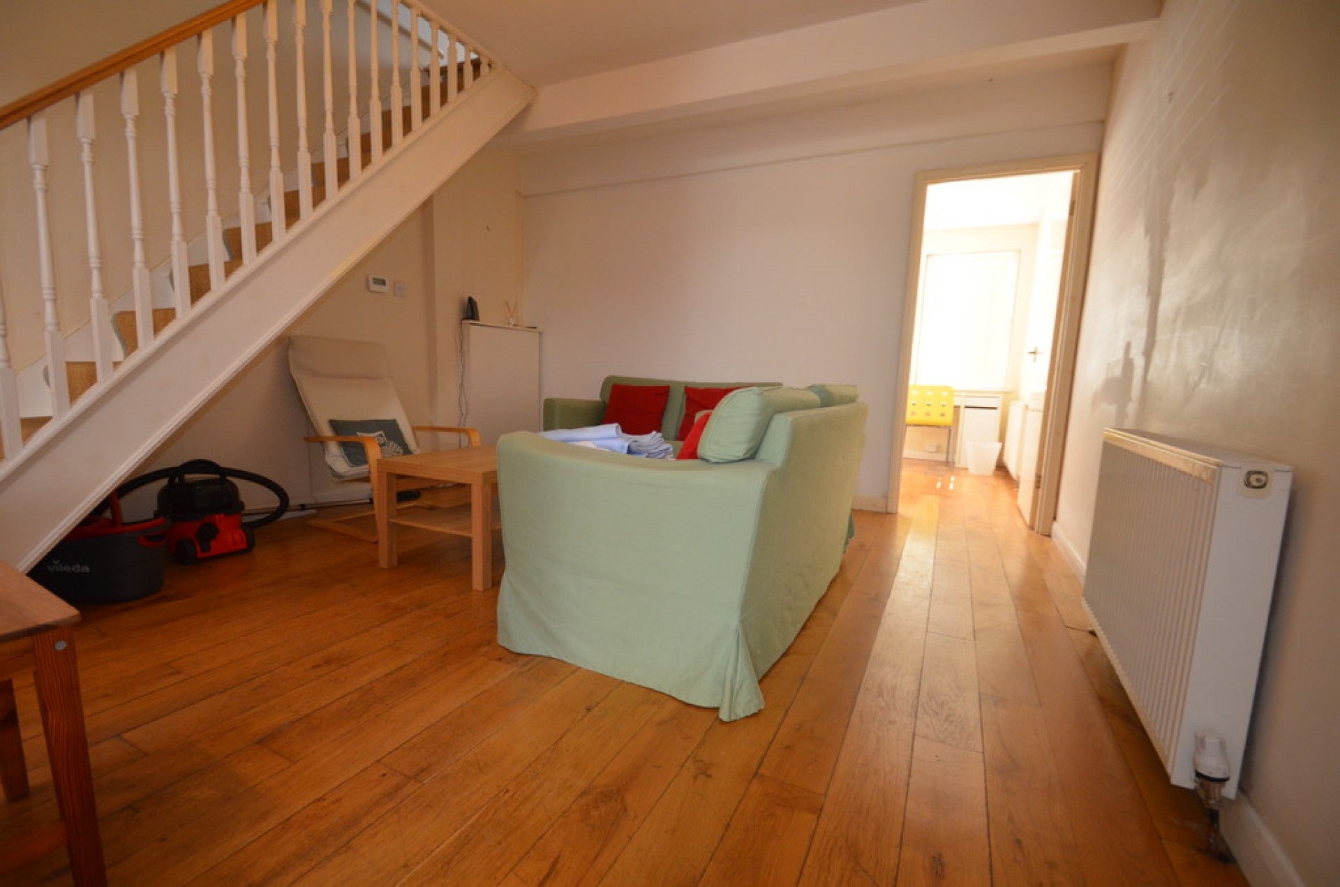 Room Clarence Street in Borough of Runnymede