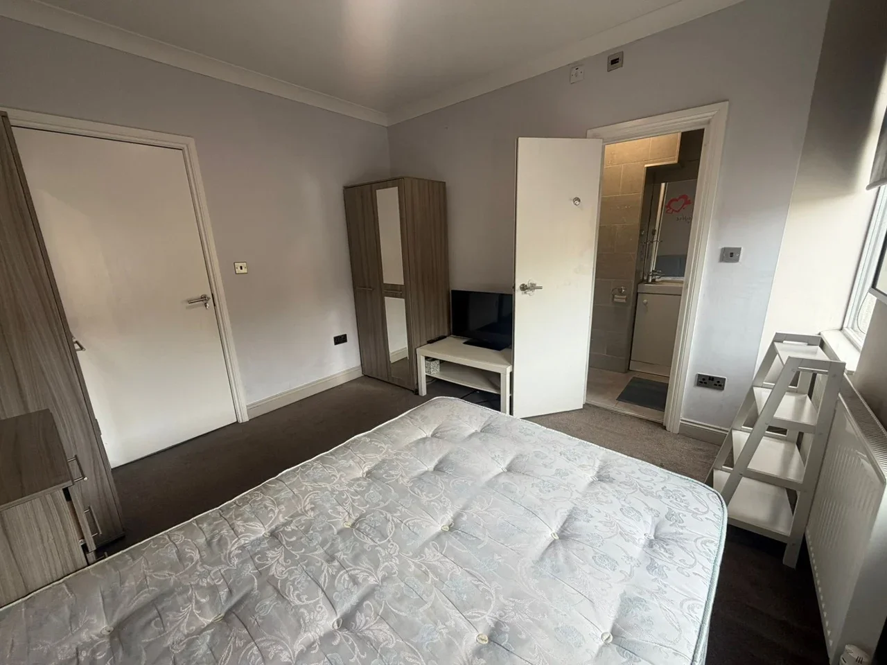 Flat Graham Road in Greater London