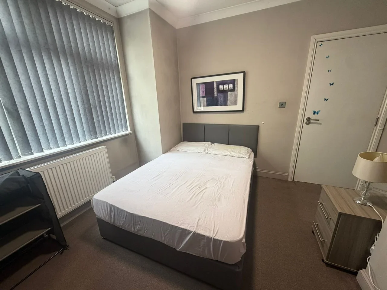 Flat Graham Road in Greater London