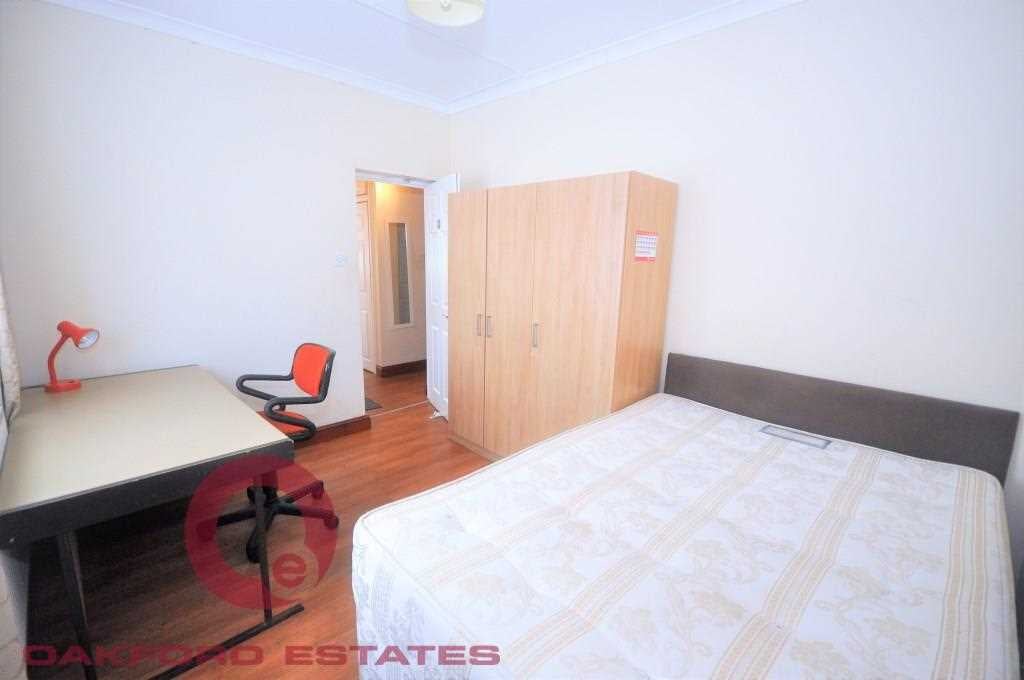 Flat Burbage Close in Greater London